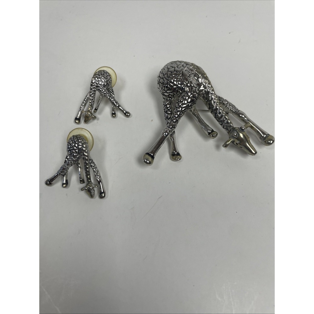 Vintage GIRAFFE Brooch or Pendant and Earrings Set Silver-Tone Textured 3 piece
